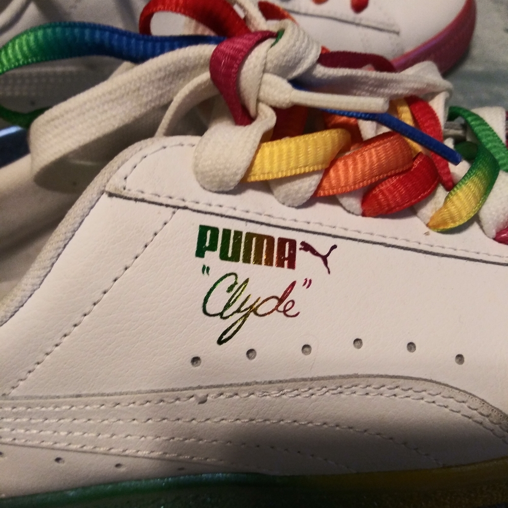 100 % authentic Puma "Clyde" Pride Rainbows